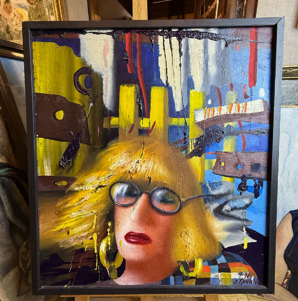 Гречина Ольга Николаевна. Девушка в очках