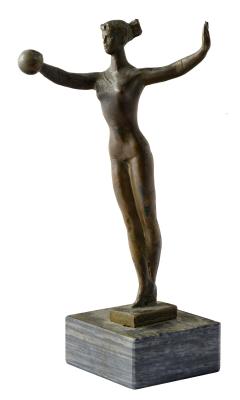 Неизвестный скульптор . Гимнастка с мячом