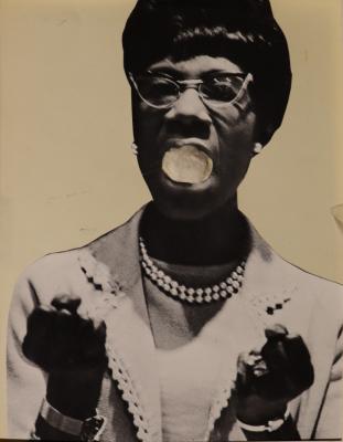 Тер-Аракелян Игорь Усикович. Женщина со сжатыми кулаками