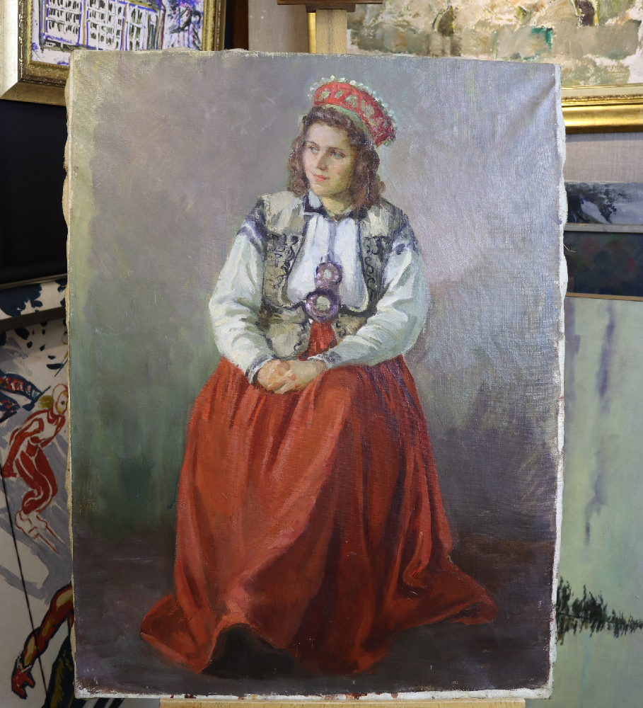 Яновская Ольга Дмитриевна. Девушка в национальном прибалтийском костюме
